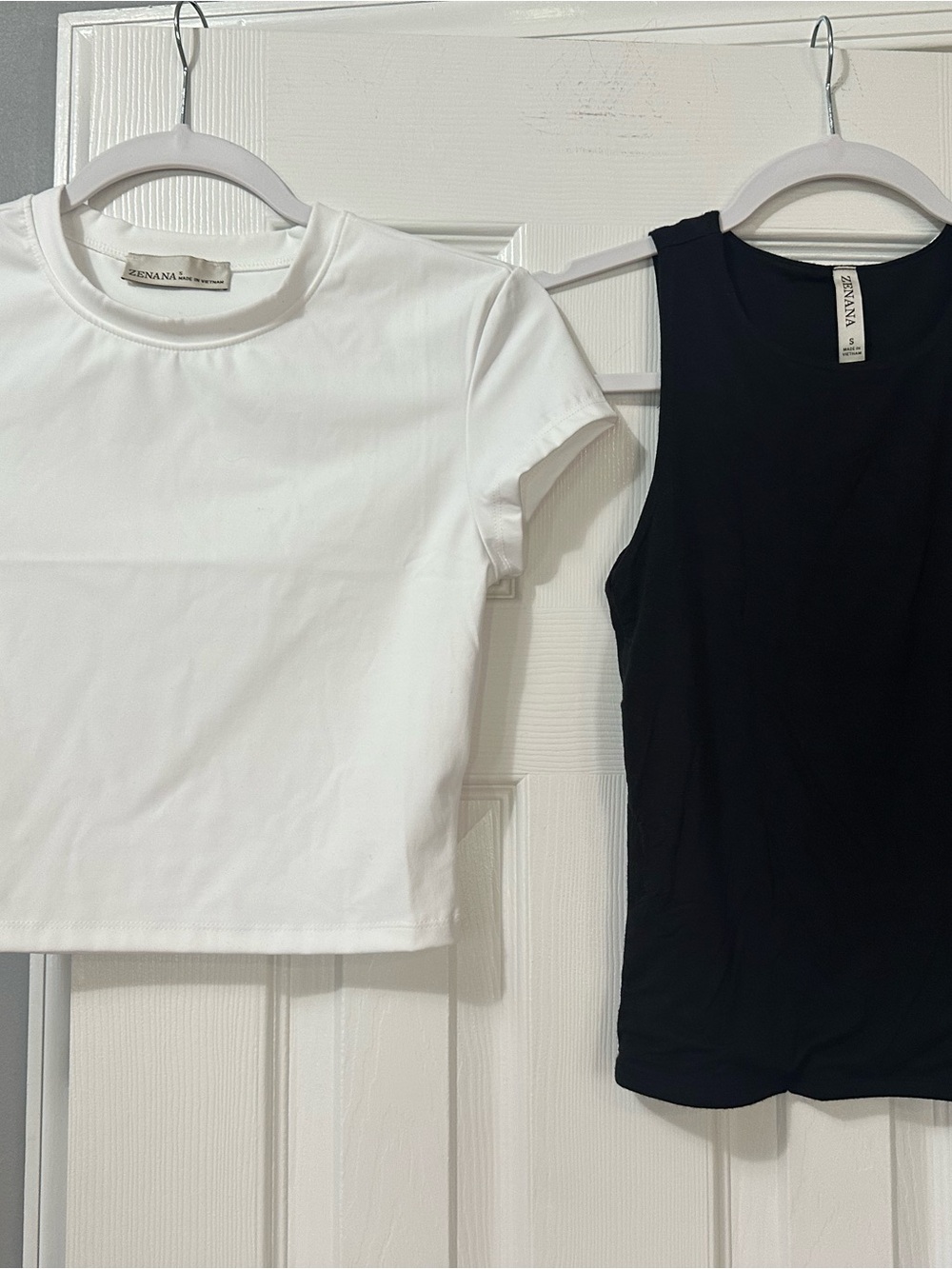 Zenana Cropped Tee  and Classic Sleeveless Top Bundle- Size Small NWOT
